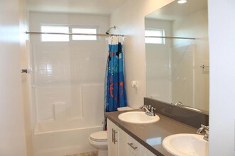 3202 Desert Cloud Ave in Rosamond, CA - Building Photo - Building Photo
