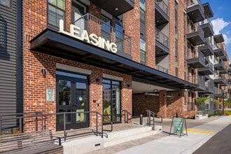 Alta Lofts on the Levee in Nashville, TN - Foto de edificio - Building Photo
