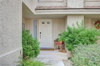 7808 Bluewater Dr in Las Vegas, NV - Building Photo - Building Photo