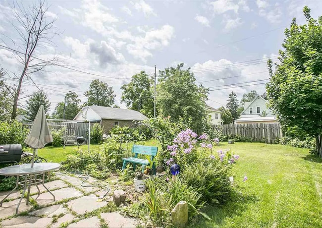 1012 S 4th Ave in Wausau, WI - Foto de edificio - Building Photo