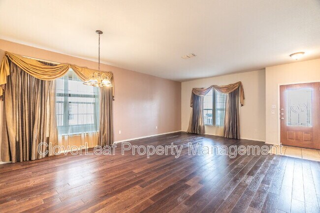 property at 838 Maltese Garden