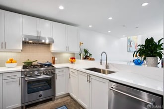 2412 Harrison St in San Francisco, CA - Foto de edificio - Building Photo