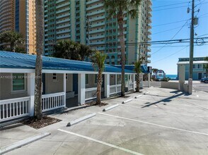 17784 Front Beach Rd in Panama City, FL - Foto de edificio - Building Photo