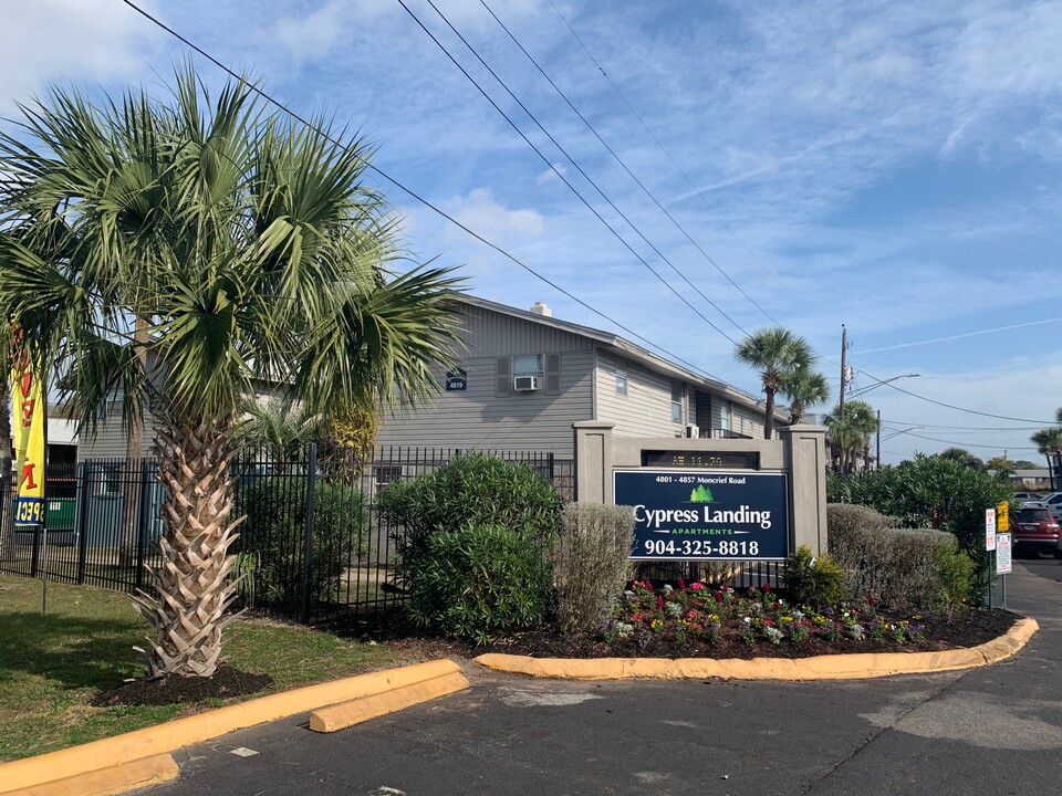 Cypress Landing in Jacksonville, FL - Building Photo