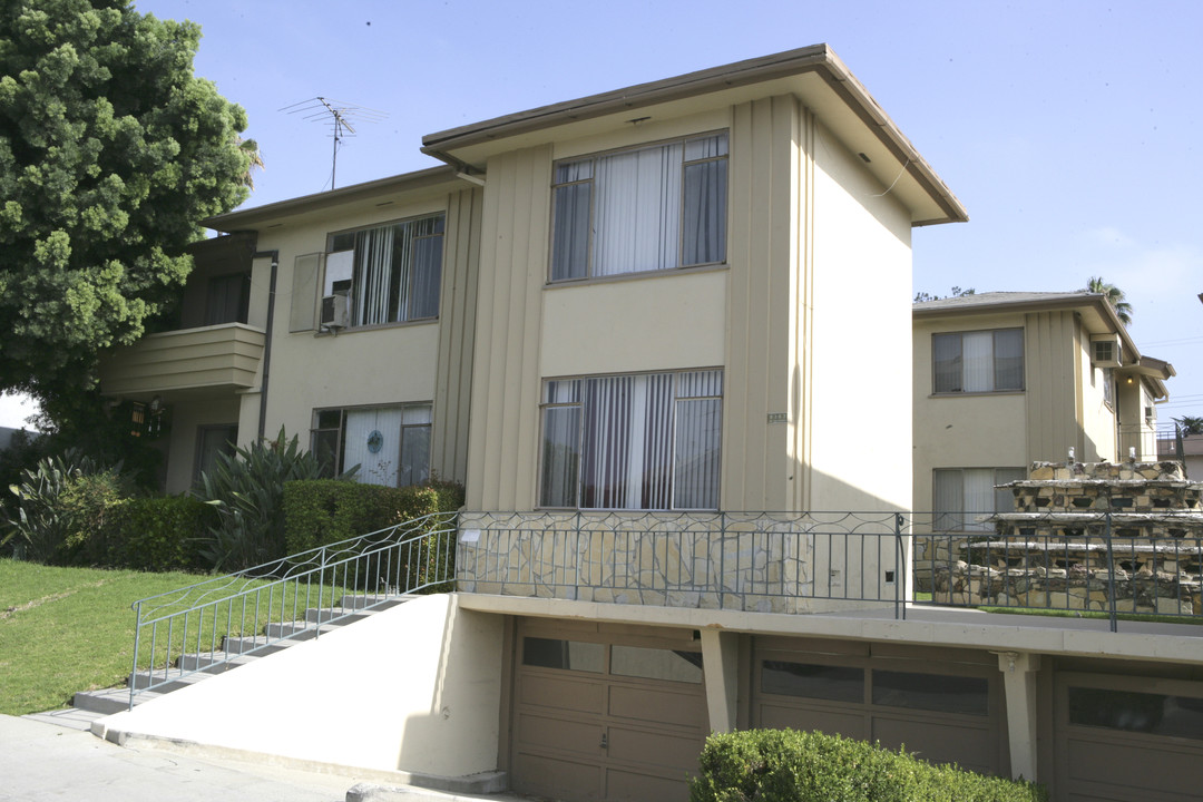 8363 Sargent Ave in Whittier, CA - Foto de edificio