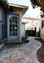 950 North Hayworth Avenue, Unit A in West Hollywood, CA - Building Photo