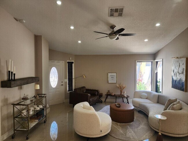 3760 NW 19th St in Coconut Creek, FL - Building Photo - Building Photo