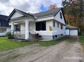 14535 16th Ave in Marne, MI - Building Photo