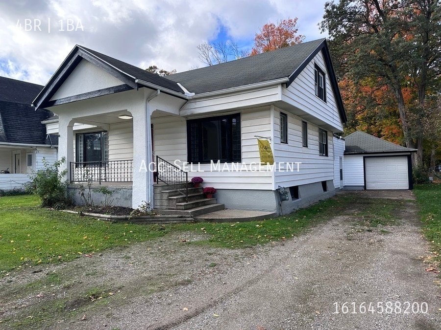 14535 16th Ave in Marne, MI - Building Photo