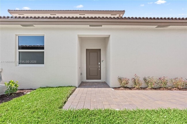 2442 Southeast 30th Street in Homestead, FL - Building Photo - Building Photo