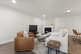 530 Edgemere Dr in Garland, TX - Building Photo - Building Photo