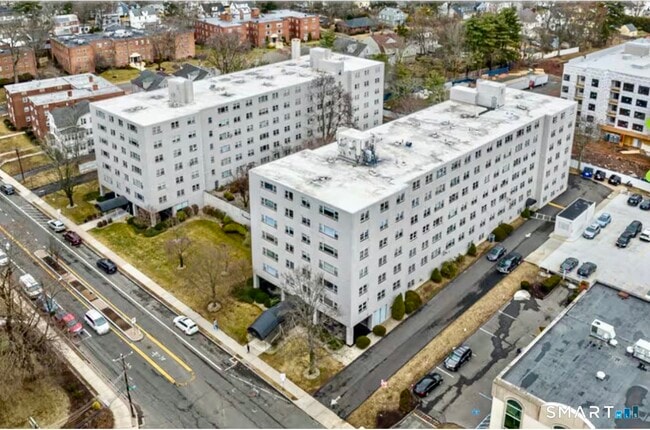 893 Farmington Ave in West Hartford, CT - Building Photo - Building Photo