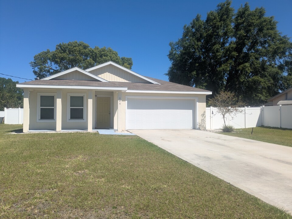 326 Parkview Dr in Palm Coast, FL - Building Photo