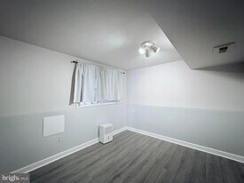 2000 English Oak Ct in Waldorf, MD - Building Photo