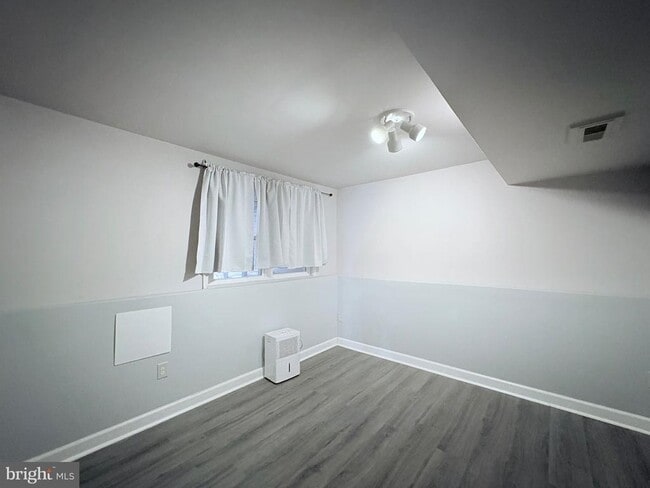 property at 2000 English Oak Ct