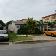 624 NE 7 Ave in Fort Lauderdale, FL - Foto de edificio - Building Photo