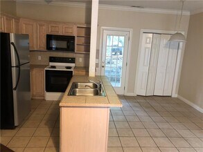 230 N Olive Ave in Fayetteville, AR - Building Photo - Building Photo