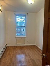 27-32 12th St in Queens, NY - Building Photo - Building Photo