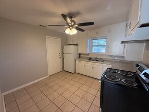 4008 32nd St in Lubbock, TX - Building Photo - Building Photo