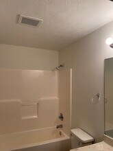 108 Kenilworth Ct, Unit 108 KENILWORTH in Radcliff, KY - Foto de edificio - Building Photo