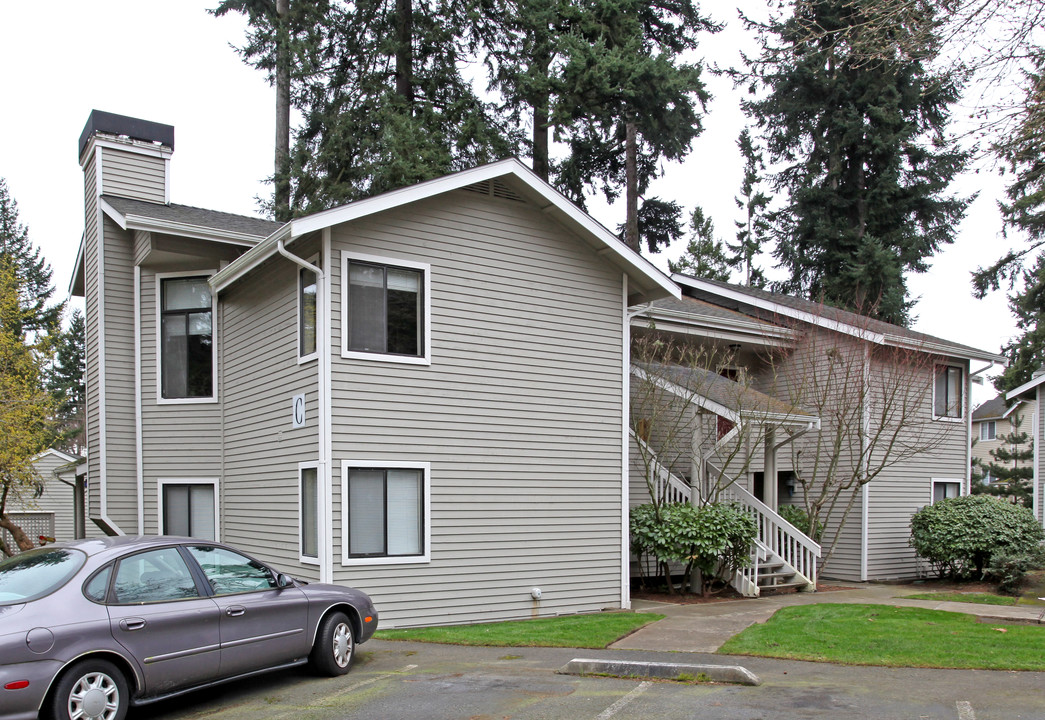 Pointe East in Redmond, WA - Foto de edificio