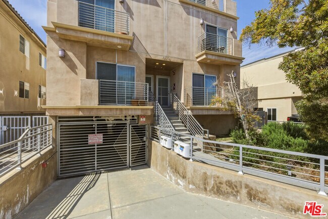 3637 Dunn Dr in Los Angeles, CA - Building Photo - Building Photo