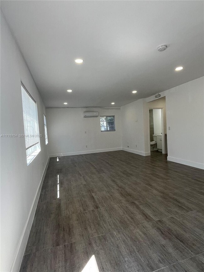 7116 Bay Dr in Miami Beach, FL - Building Photo - Building Photo