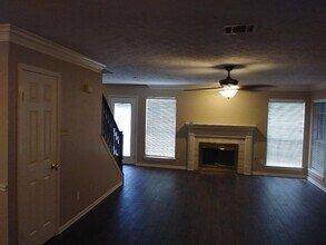 7626 Almond Springs Dr in Houston, TX - Foto de edificio - Building Photo