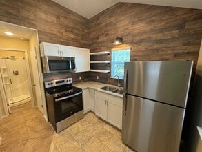 1010 Rockmoor in Canyon Lake, TX - Building Photo - Building Photo