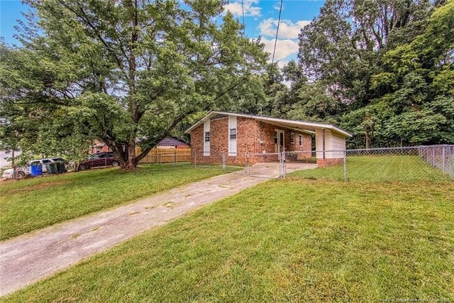 904 Chesterfield Dr in Fayetteville, NC - Building Photo - Building Photo