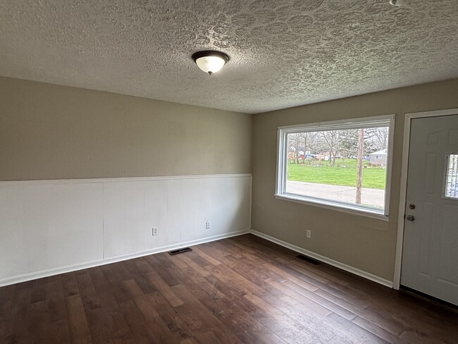 2626 Dorothy Ave NE in Canton, OH - Building Photo - Building Photo