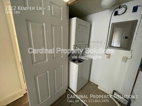 2114 Kemper Ln in Cincinnati, OH - Building Photo - Building Photo