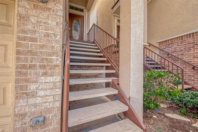 2150 Stacy Knoll in Houston, TX - Building Photo - Building Photo