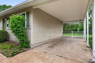 645 Lilac Dr in Florissant, MO - Building Photo - Building Photo
