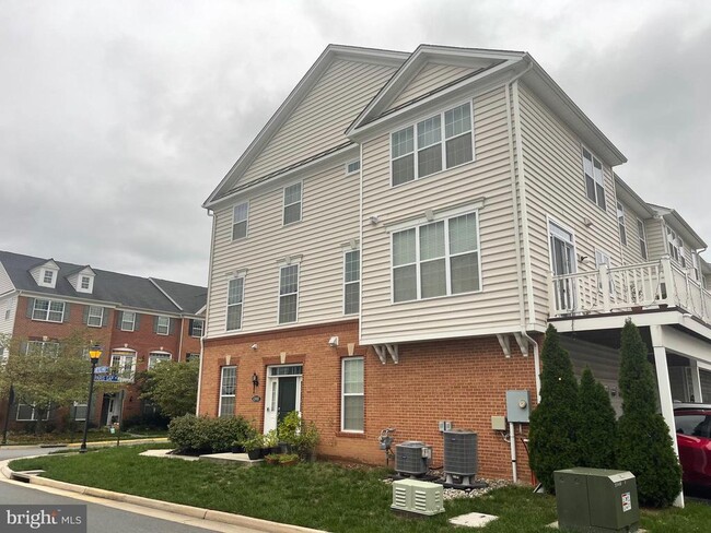 43010 Paris Gap Square in Ashburn, VA - Building Photo - Building Photo