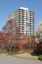 2300 Riverside Dr Apartments