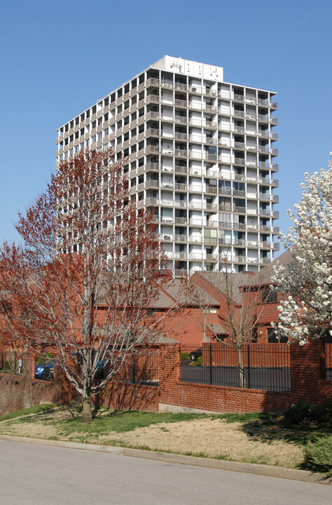 2300 Riverside Dr in Tulsa, OK - Building Photo