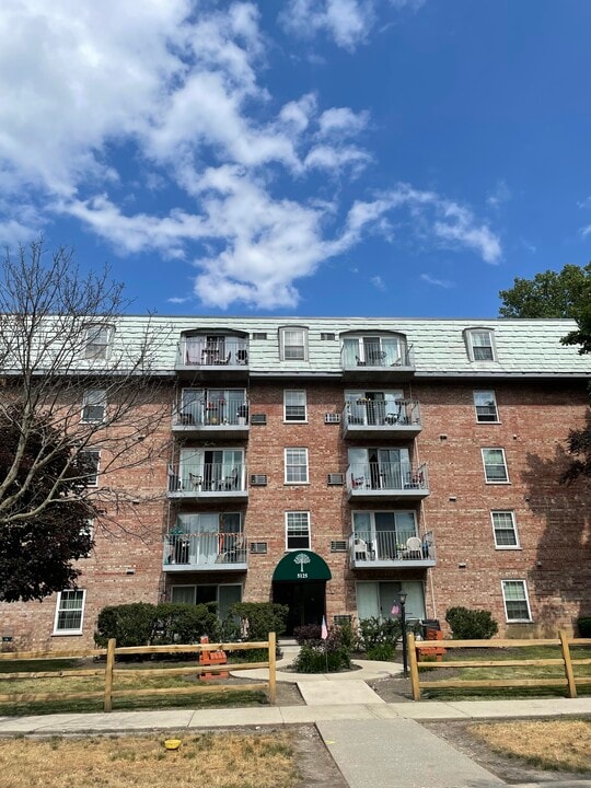 5125 Blodgett in Downers Grove, IL - Building Photo