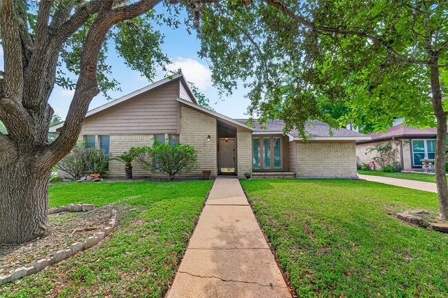 7403 Shady Vale Ln