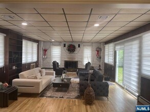 167 Midwood Rd in Paramus, NJ - Building Photo - Building Photo