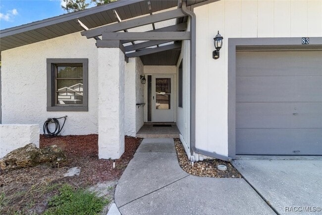 83 Golfview Dr in Homosassa, FL - Building Photo - Building Photo