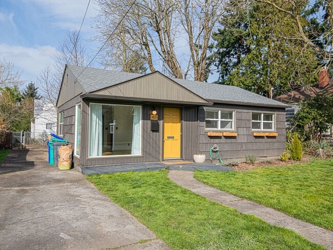 3033 N Halleck St in Portland, OR - Building Photo - Building Photo