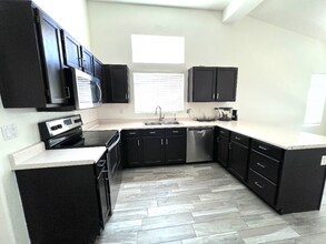 1501 E Princeton Ave in Gilbert, AZ - Foto de edificio - Building Photo