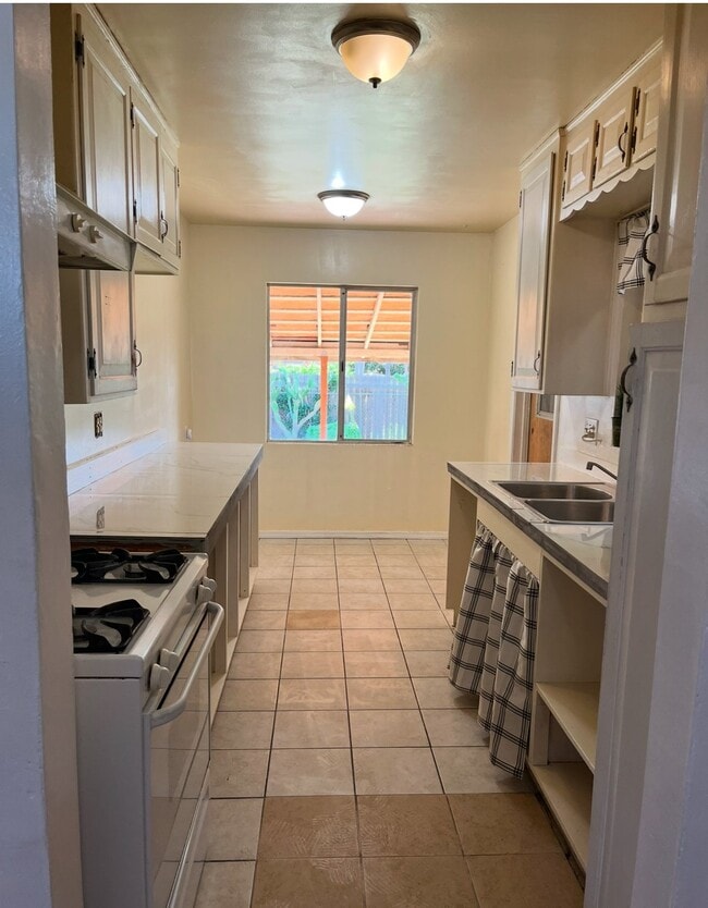 property at 909 Fern St