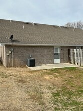 121-123 Alyene Dr in Stilwell, OK - Building Photo - Building Photo