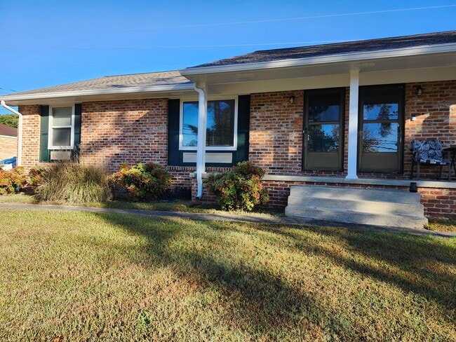 property at 3919 Kingsbridge Rd