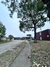 2300 Red Bluff Rd in Pasadena, TX - Building Photo - Building Photo