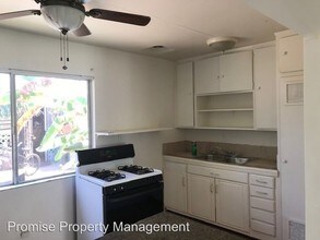 303 S Myers St in Oceanside, CA - Building Photo - Building Photo