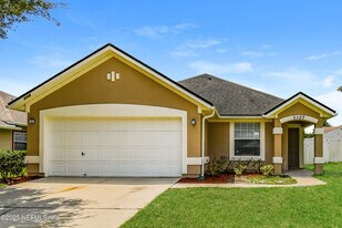 3107 Wandering Oaks Dr in Orange Park, FL - Building Photo