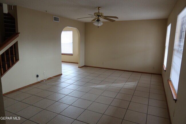 1137 W Bend Ln in El Paso, TX - Building Photo - Building Photo